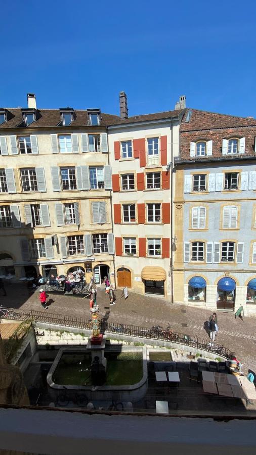 Aux Chambres Du Banneret Neuchâtel Eksteriør billede
