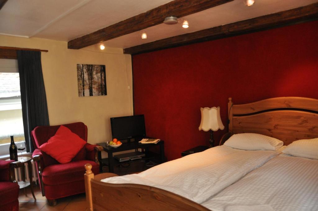 Aux Chambres Du Banneret Neuchâtel Eksteriør billede