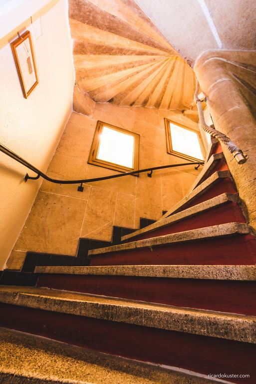 Aux Chambres Du Banneret Neuchâtel Eksteriør billede